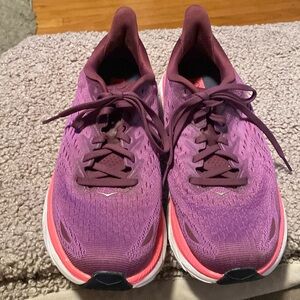 Hoka Clifton 8 Womens size 7.5 running shoes
Purple and pink